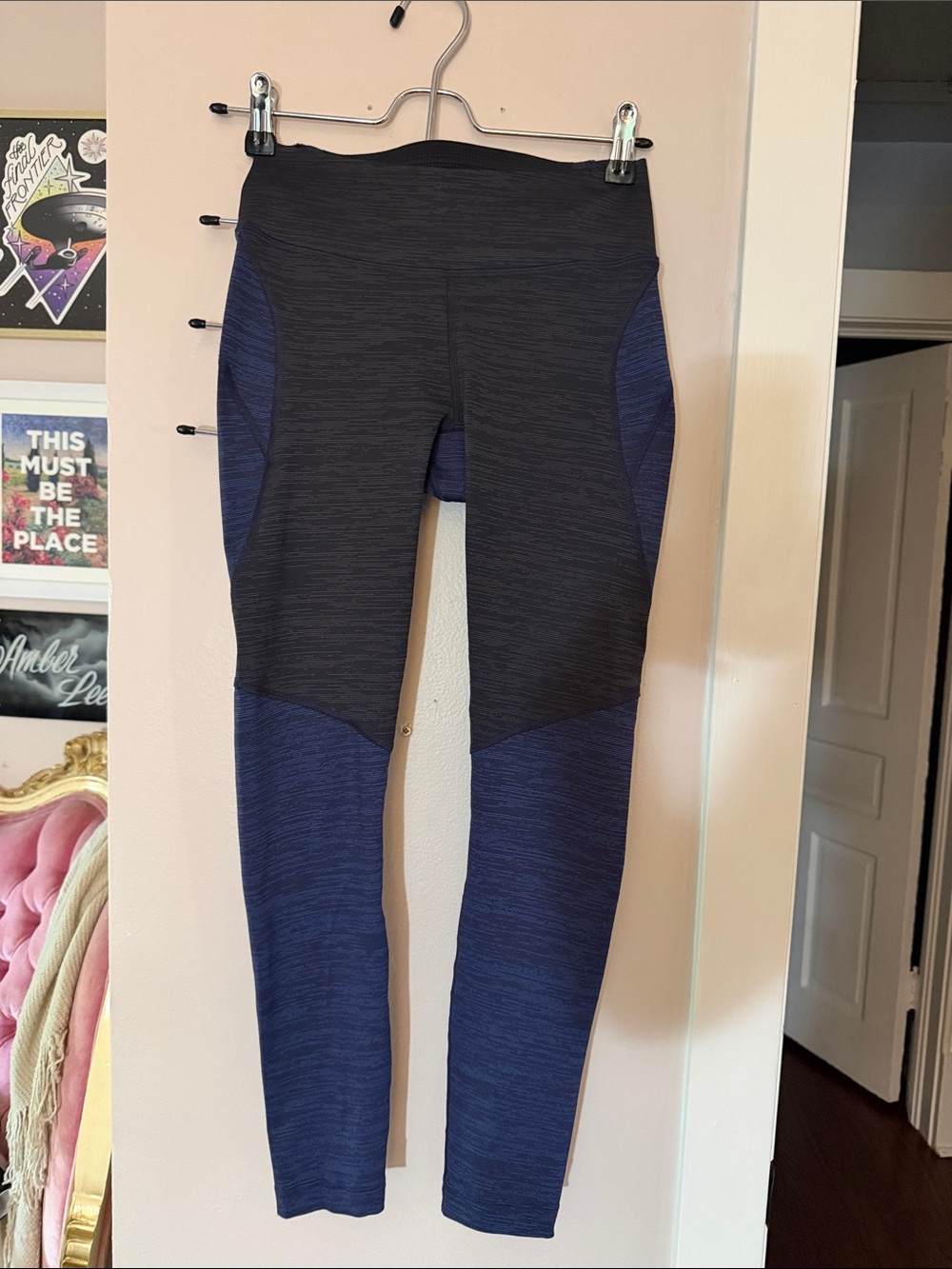 Outdoor Voices women’s XS blue and black leggings